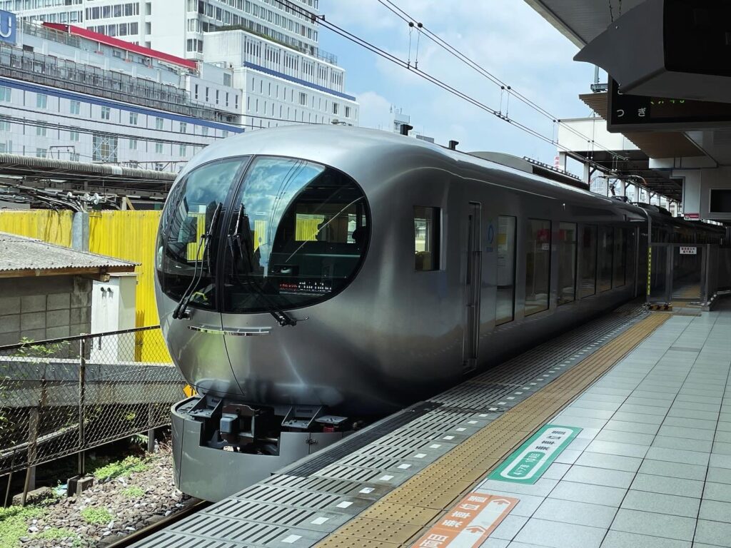 luxury train travel　experiences Japan　Laview