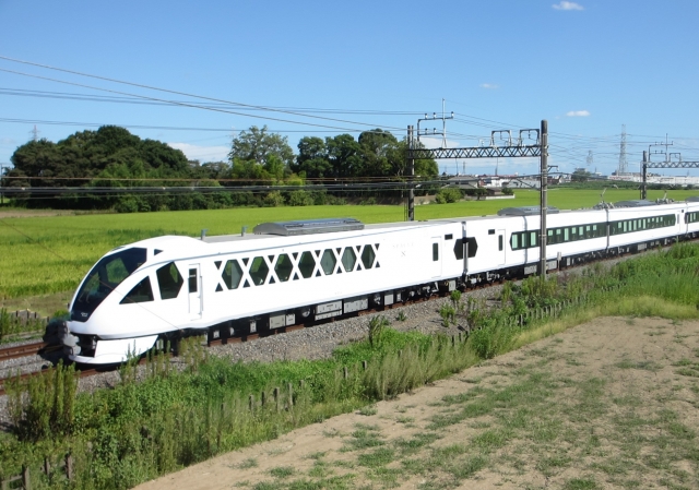 Transportation in Asakusa to Nikko with SPACIA X